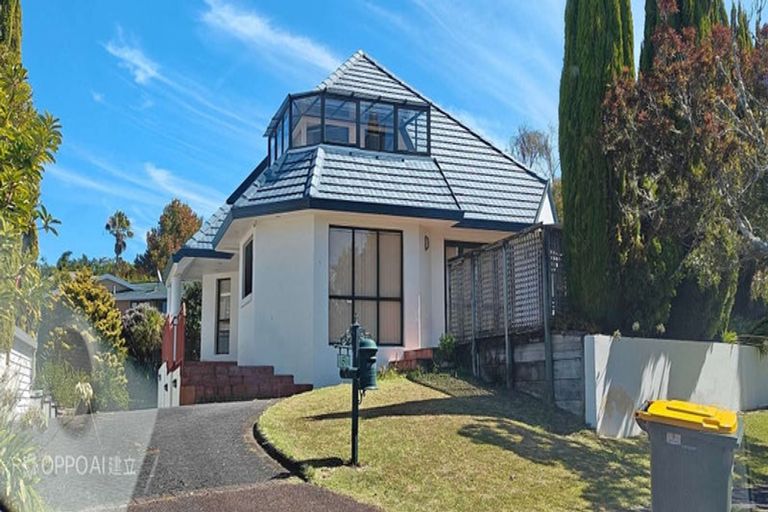 Photo of property in 5 Queen Natalie Place, Massey, Auckland, 0614