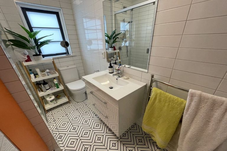 Photo of property in Westhaven Apartments, 11/127u Molesworth Street, Thorndon, Wellington, 6011