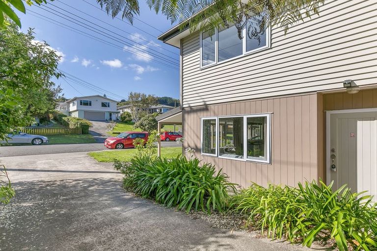 Photo of property in 19u2 Ranui Terrace, Tawa, Wellington, 5028