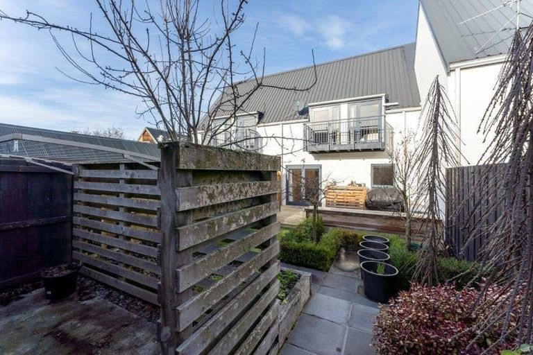 Photo of property in Cornwall Gardens, 3/27 Cornwall Street, St Albans, Christchurch, 8014