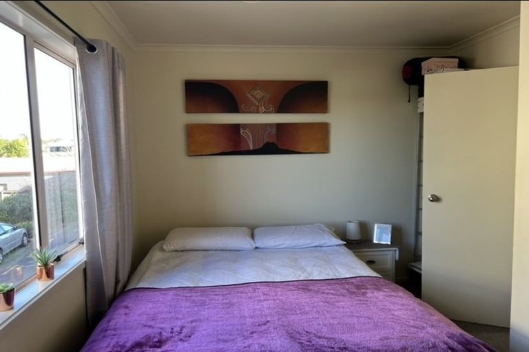 Photo of property in 7/4 Keeling Road, Henderson, Auckland, 0612