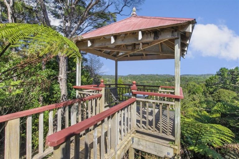 Photo of property in 188 Forest Hill Road, Waiatarua, Auckland, 0612