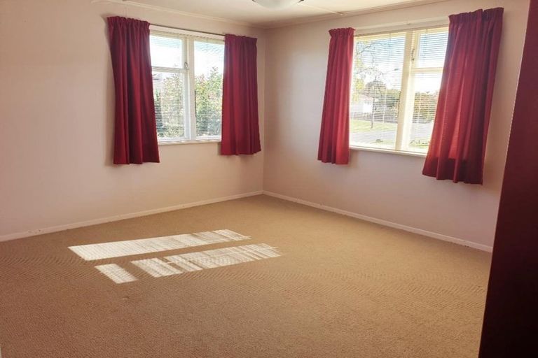 Photo of property in 63 Cottrell Crescent, Onekawa, Napier, 4110