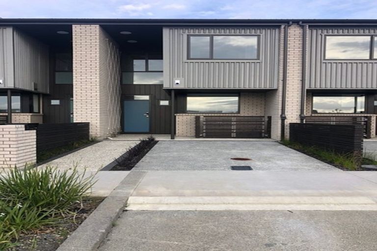 Photo of property in 35 Peihana Road, Hobsonville, Auckland, 0616
