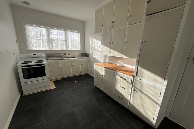 Photo of property in 49 Ihle Street, Terrace End, Palmerston North, 4410