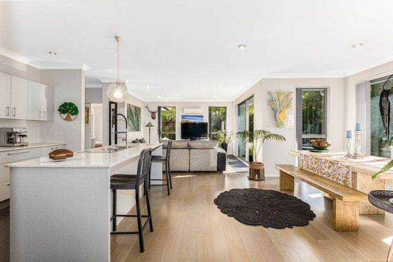 Photo of property in 64 Aotea Drive, Aotea, Porirua, 5024