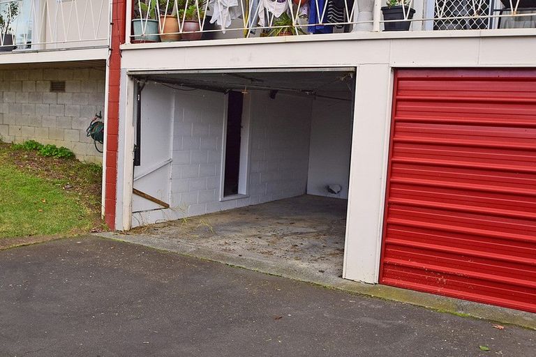 Photo of property in 7/219 Onewa Road, Birkenhead, Auckland, 0626