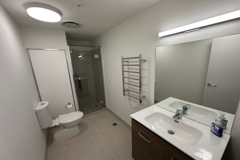 Photo of property in 2f/30 Westward Ho, Glen Eden, Auckland, 0602