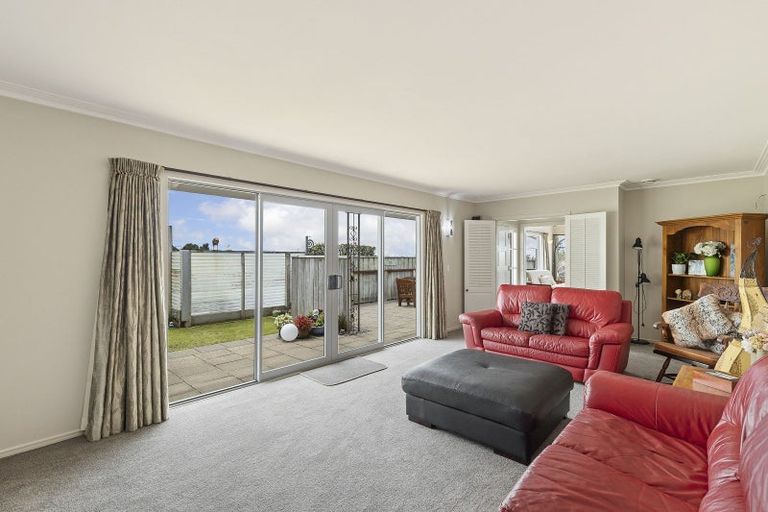 Photo of property in 70 Bayly Road, Blagdon, New Plymouth, 4310