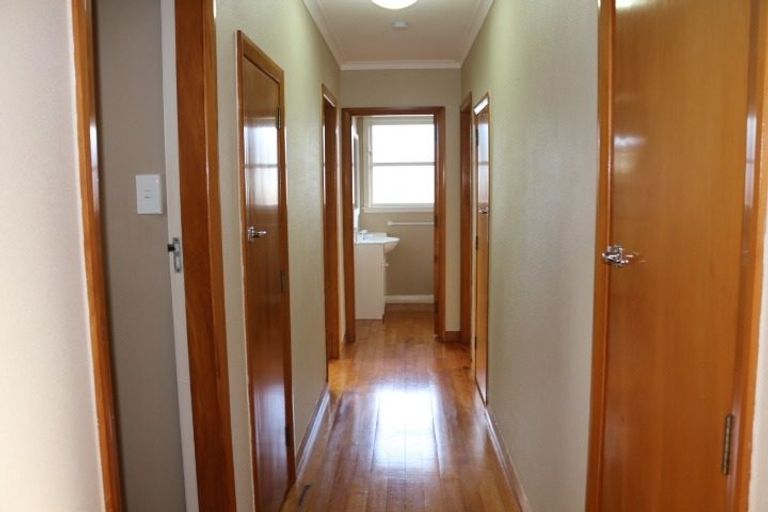 Photo of property in 16 Glen Place, Awapuni, Palmerston North, 4412