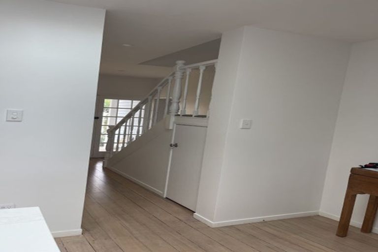 Photo of property in 1/20 Gordon Avenue, Milford, Auckland, 0620