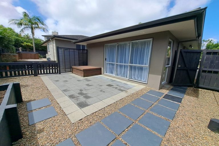 Photo of property in 36 Gibbston Crescent, Flat Bush, Auckland, 2016