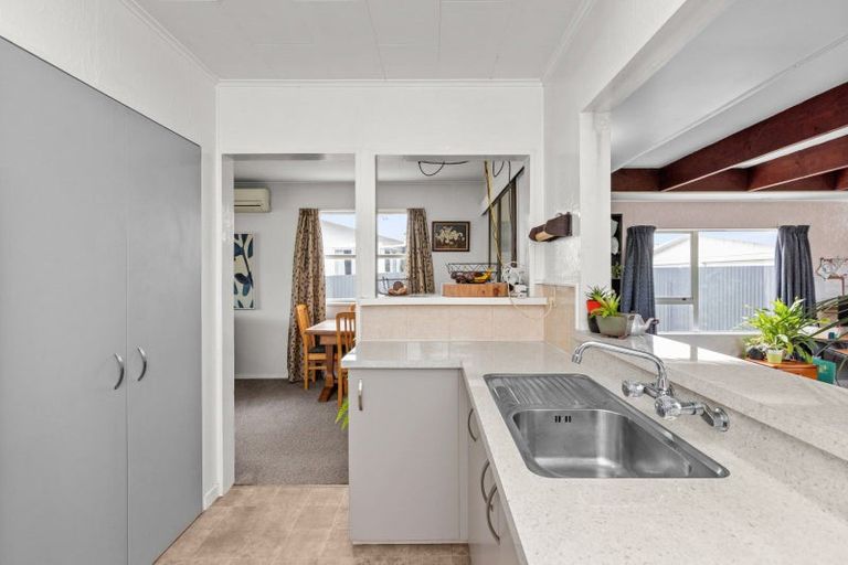 Photo of property in 5 Shortland Street, Tamatea, Napier, 4112