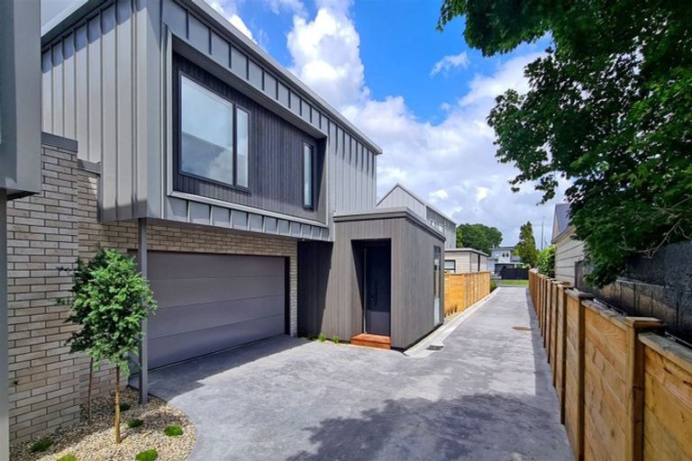 Photo of property in 23u2 Strowan Avenue, Fairfield, Hamilton, 3214
