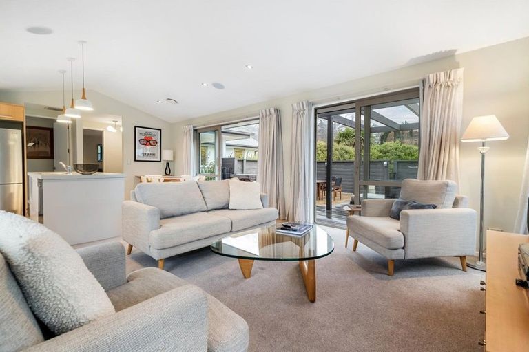 Photo of property in 6 Evening Star Road, Arthurs Point, Queenstown, 9371