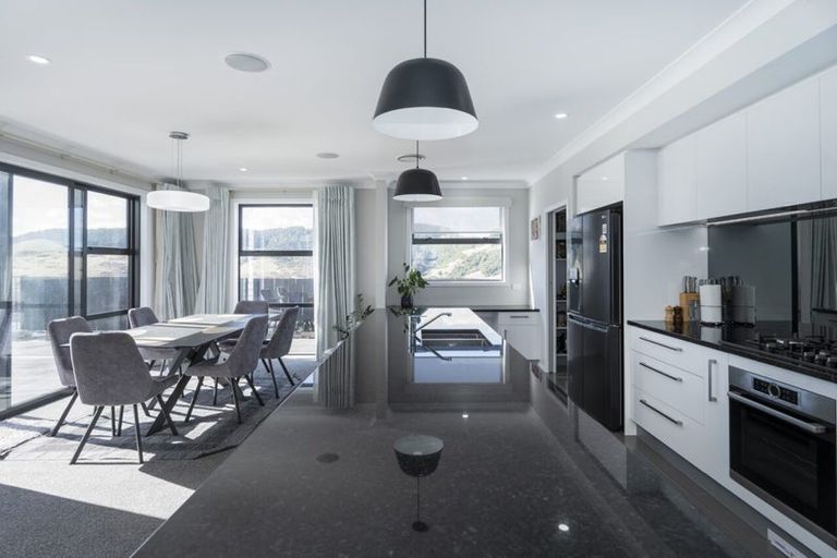 Photo of property in 14 Atherton Terrace, Churton Park, Wellington, 6037