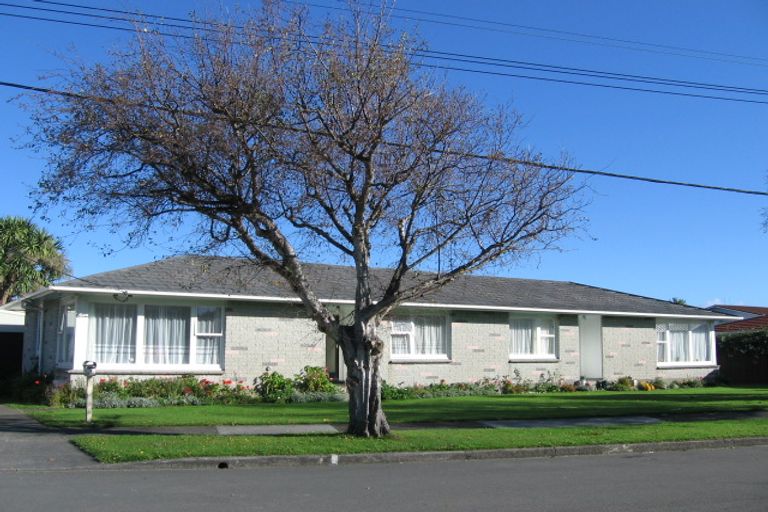 Photo of property in 6 Derwent Lee Grove, Epuni, Lower Hutt, 5011