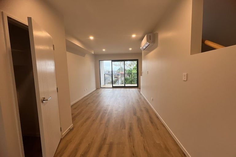 Photo of property in 5/1 Kaponga Crescent, New Lynn, Auckland, 0600