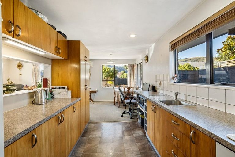 Photo of property in 18 Mauger Drive, Heathcote Valley, Christchurch, 8022