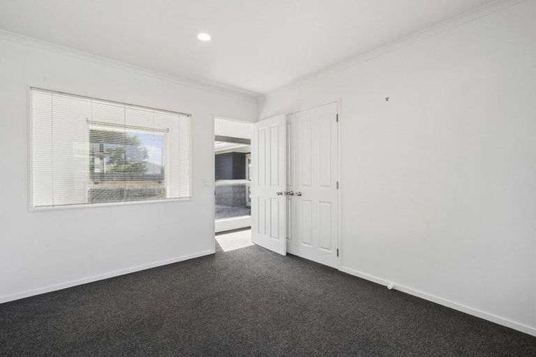 Photo of property in 5 Adrian Grove, Waikanae Beach, Waikanae, 5036