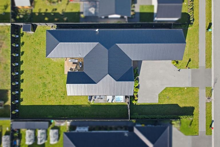 Photo of property in 19 Suffolk Drive, Kirwee, 7571