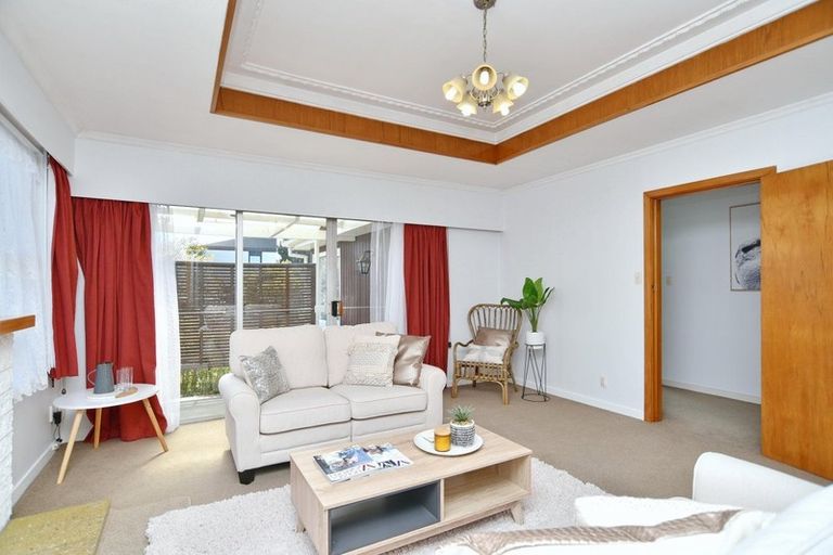 Photo of property in 17 Harrowdale Drive, Avonhead, Christchurch, 8042