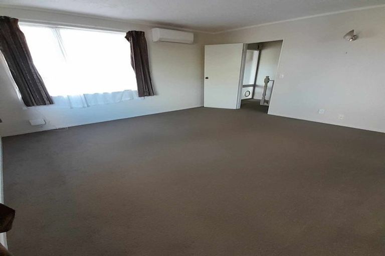 Photo of property in 67b Thurleigh Grove, Karori, Wellington, 6012