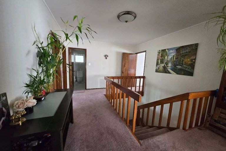Photo of property in 3 Theodora Place, Mairangi Bay, Auckland, 0630