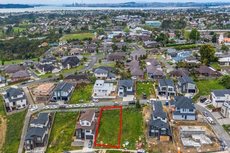 Photo of property in 5 Lawson Creek Street, Massey, Auckland, 0614