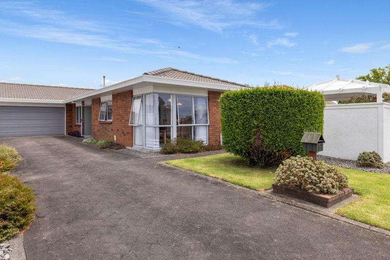 Photo of property in 1 Azalea Dell, Mount Maunganui, 3116