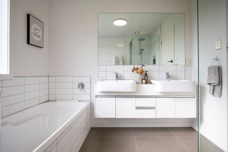 Photo of property in 21 Kelvin Place, Hamilton East, Hamilton, 3216