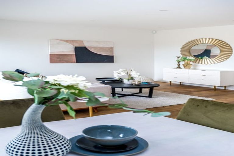 Photo of property in 44 Taipahitini Road, Rosehill, 2113