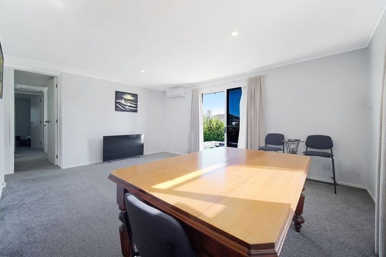 Photo of property in 2/2 Hunua Road, Papakura, 2110