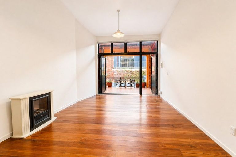 Photo of property in 9/14 Alpha Street, Te Aro, Wellington, 6011