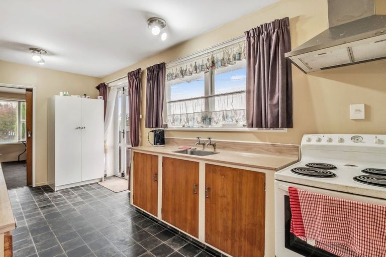 Photo of property in 1/17 Lake Terrace Road, Burwood, Christchurch, 8061