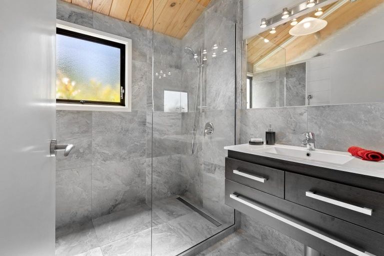 Photo of property in 43 Nimmo Avenue, Waikanae, 5036