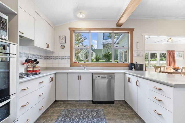 Photo of property in 3 Barrett Street, Westown, New Plymouth, 4310