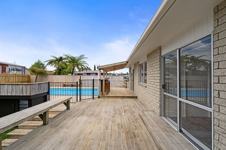 Photo of property in 219a Tukapa Street, Westown, New Plymouth, 4310