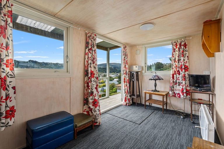 Photo of property in 84 Hocken Street, Kenmure, Dunedin, 9011