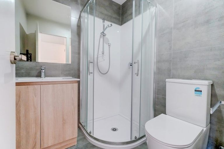 Photo of property in 11/9 Schnapper Rock Road, Greenhithe, Auckland, 0632