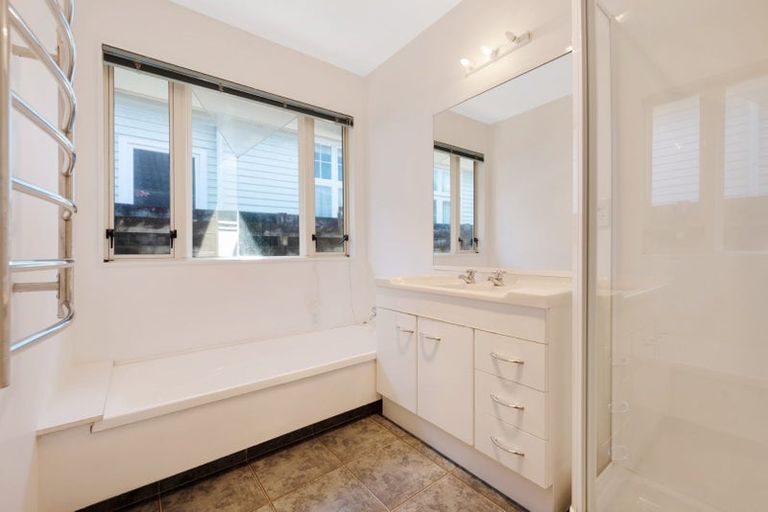 Photo of property in 2/13 Derwent Lee Grove, Epuni, Lower Hutt, 5011