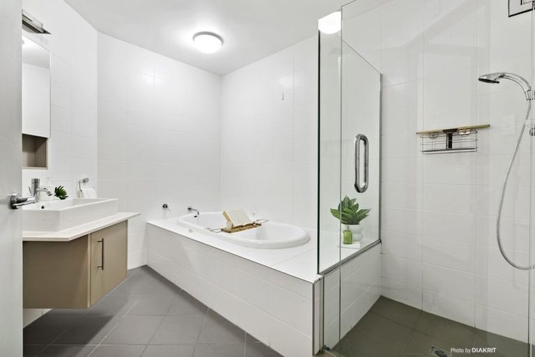 Photo of property in 3a/22 Telford Terrace, Oriental Bay, Wellington, 6011