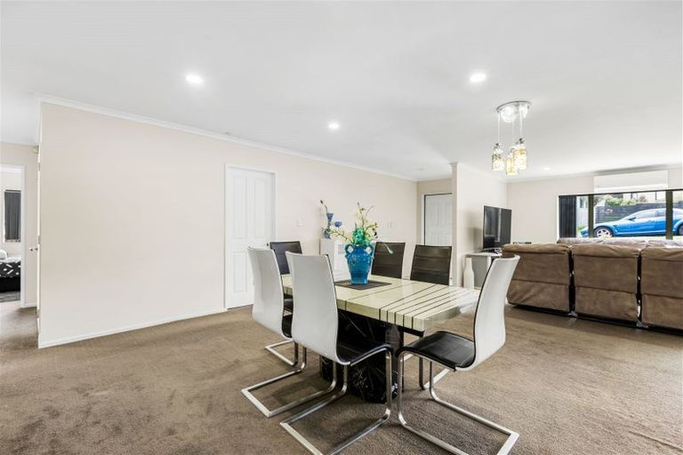 Photo of property in 22 Gordon Stanley Drive, Massey, Auckland, 0614
