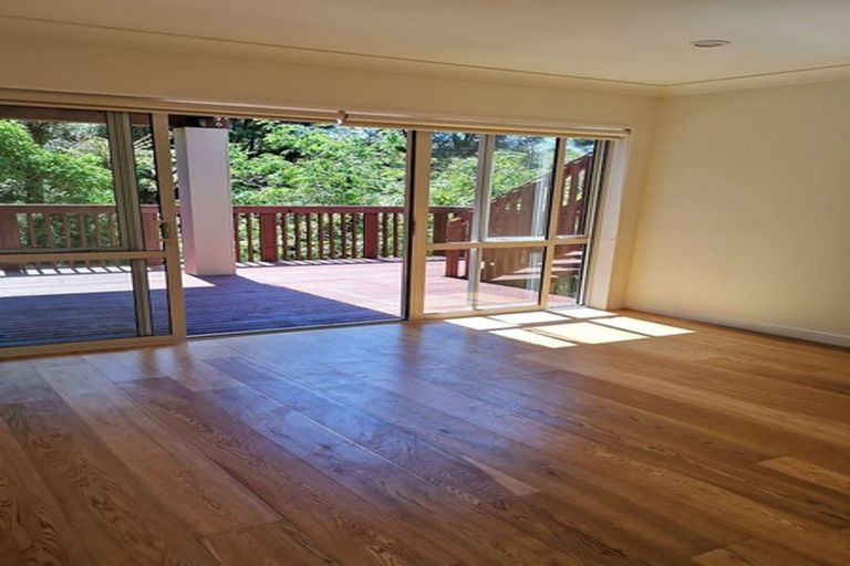Photo of property in 16 Para Close, Fairview Heights, Auckland, 0632