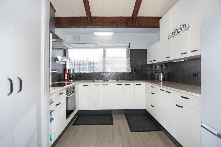 Photo of property in 12b Oxford Street, Marton, 4710