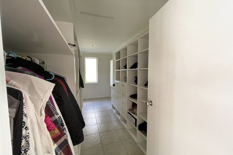 Photo of property in 12 Oakford Park Crescent, Greenhithe, Auckland, 0632
