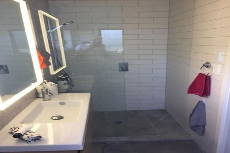 Photo of property in 51 Tainui Road, Titirangi, Auckland, 0604