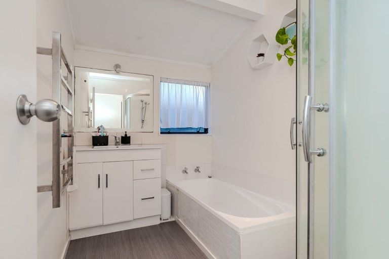 Photo of property in 5 Peter Button Place, Johnsonville, Wellington, 6037