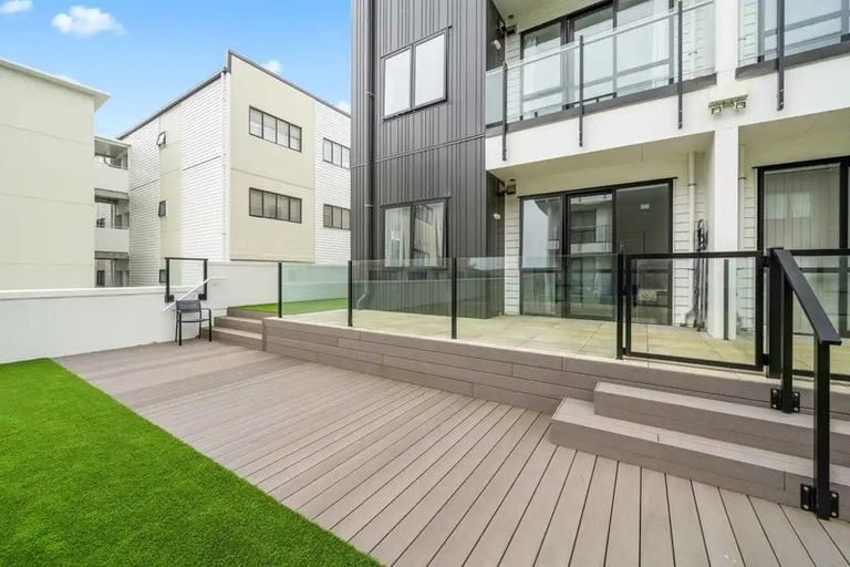 Photo of property in 20/11 Carlos Drive, Flat Bush, Auckland, 2016