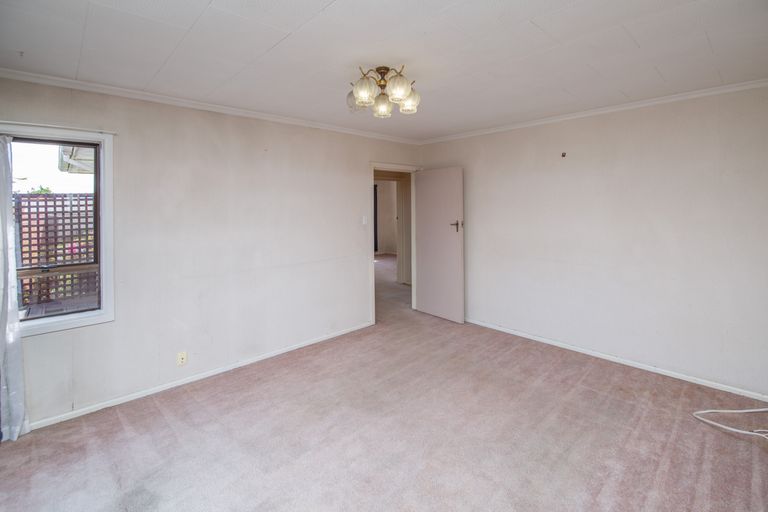 Photo of property in 50 Dunstan Crescent, Hornby, Christchurch, 8042